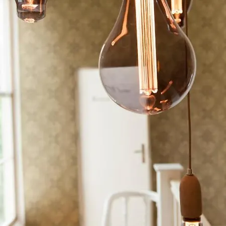 Boutique De Salon 4*