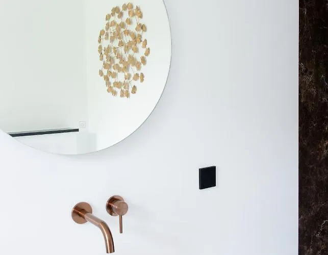 Boutique De Salon 4*