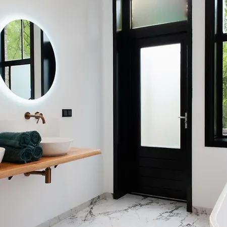 Boutique De Salon 4* האג