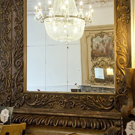 Boutique De Salon Hotel