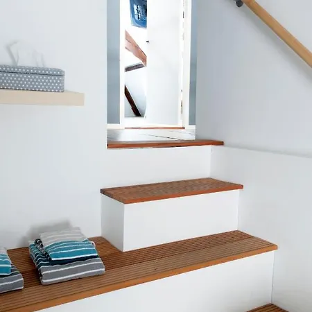 Boutique De Salon 4*