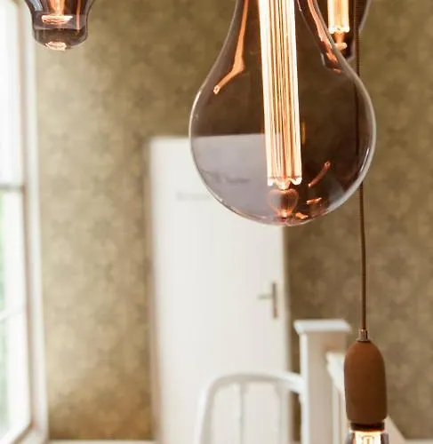 Boutique De Salon 4*